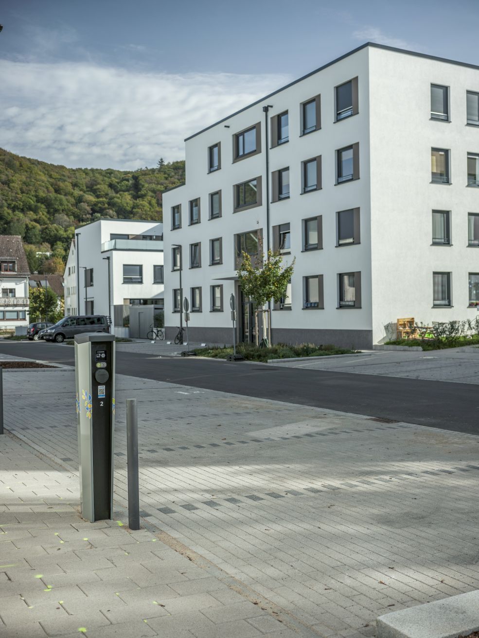 Erste E-Ladestationen für PKW im Mark Twain Village